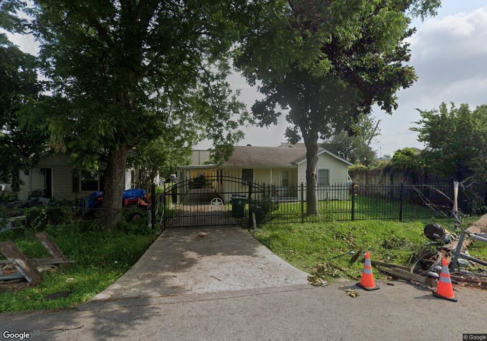 825 E Rogers St, Houston, TX 77022 - photo 1
