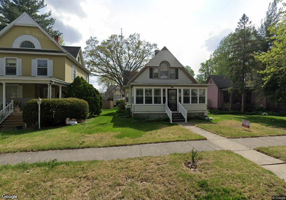 317 Delavan St, Lincoln, IL 62656 - photo 1