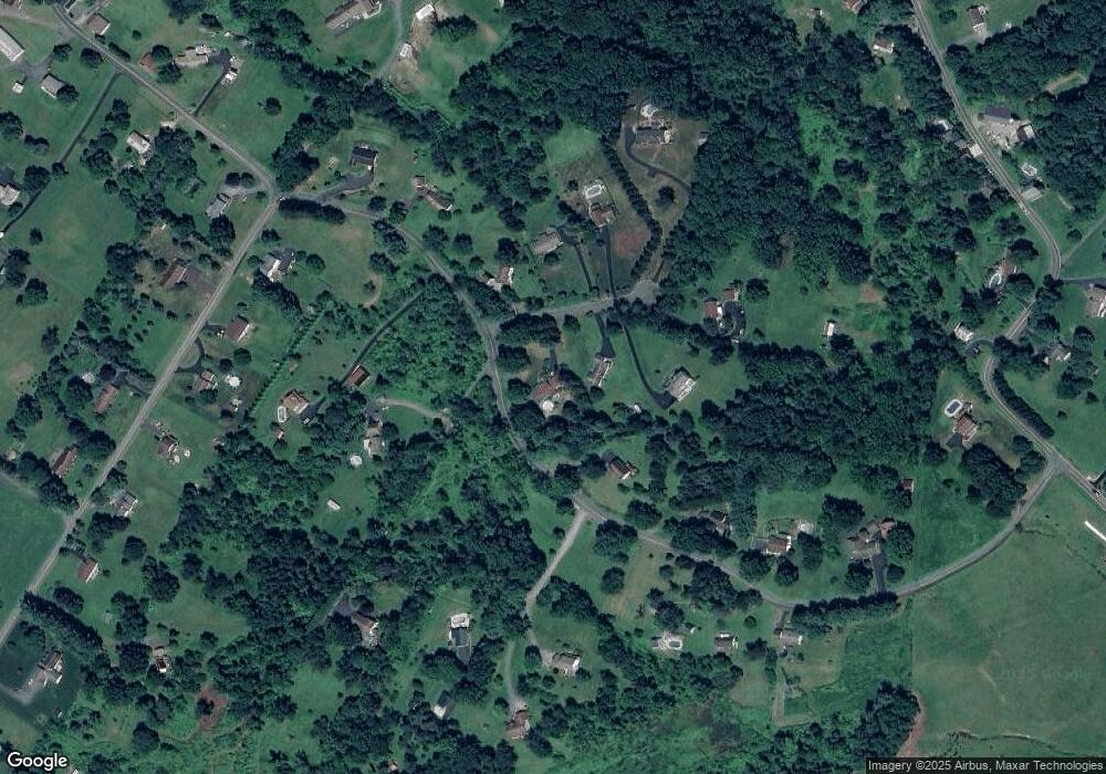 700 Bridle Path Ln, Boyertown, PA 19512 - photo 1