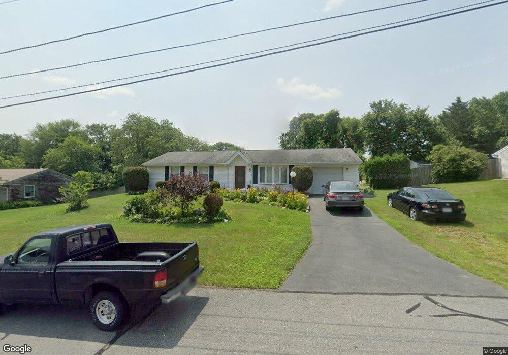 11 Sagamore Dr, South Dartmouth, MA 02748 - photo 1