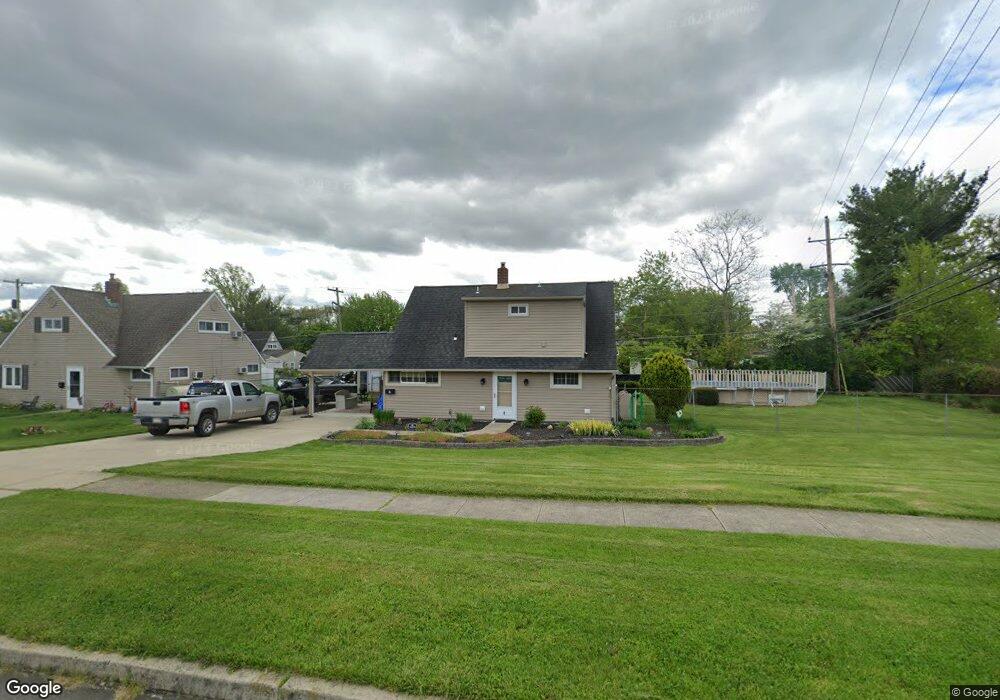 2 Appletree Dr, Levittown, PA 19055 - photo 1