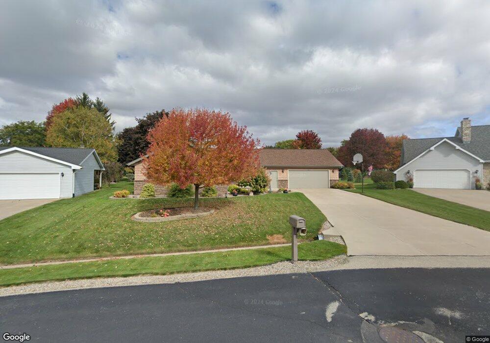 2610 W Sunnyview Cir, Appleton, WI 54914 - photo 1