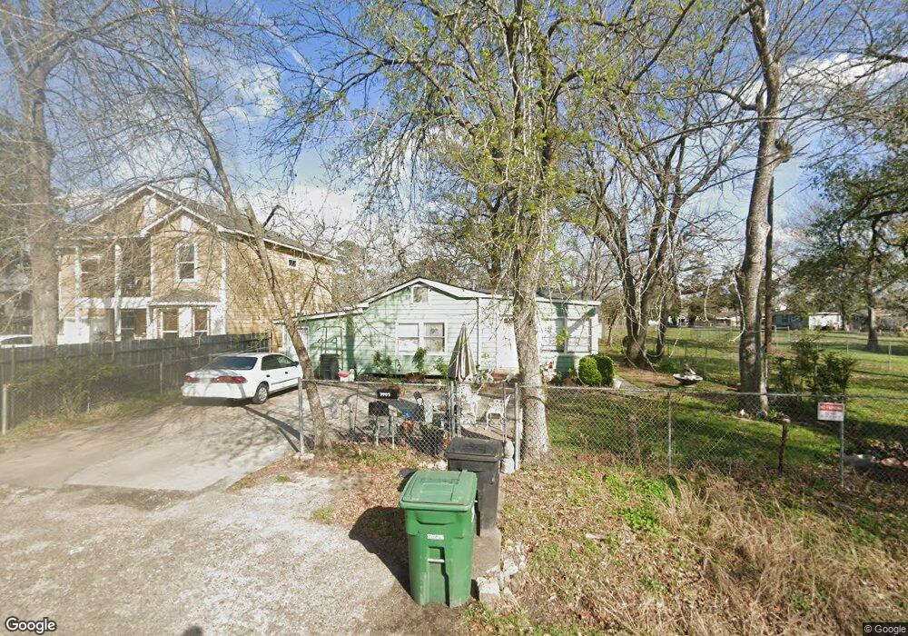 7902 Appleton St, Houston, TX 77022 - photo 1