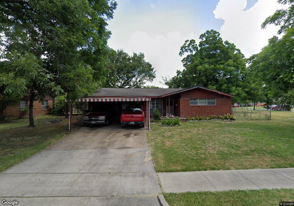 631 Nest Ln, Houston, TX 77022 - photo 1