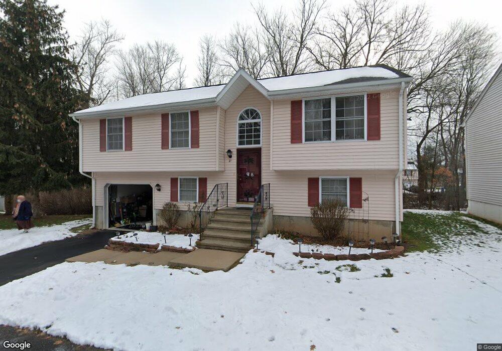 21 Gaines Dr, Hartford, CT 06120 - photo 1