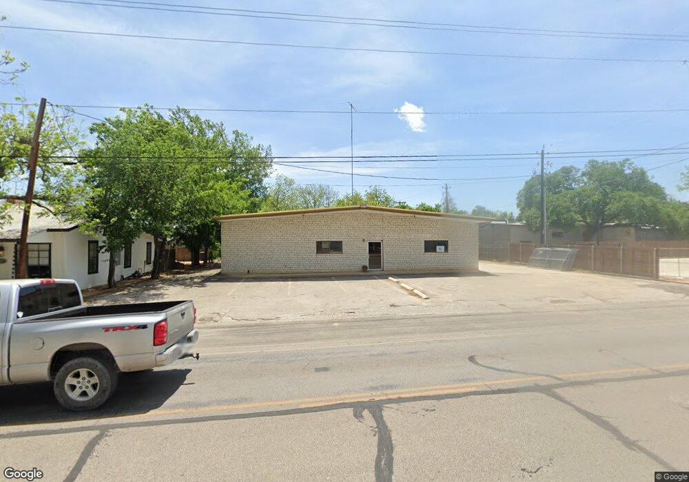 105 N Milam St, Fredericksburg, TX 78624 - photo 1