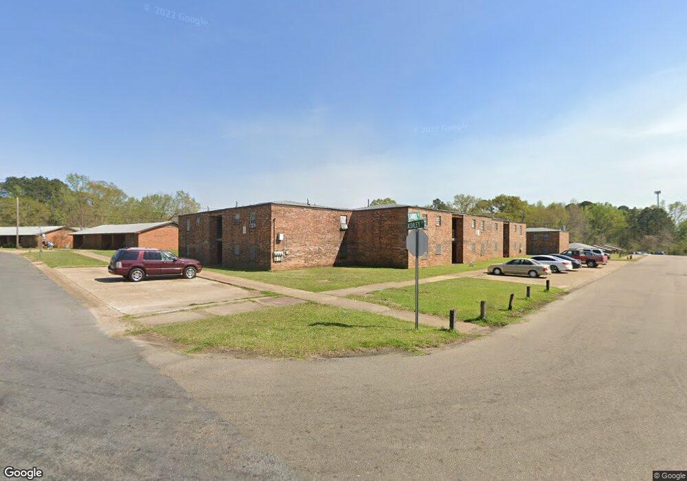 1073 Carroll St, McComb, MS 39648 - photo 1