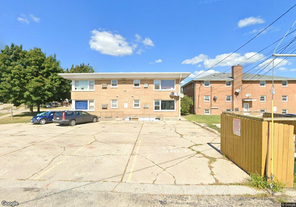 2401 Dunlay Ct, Waukegan, IL 60085 - photo 1