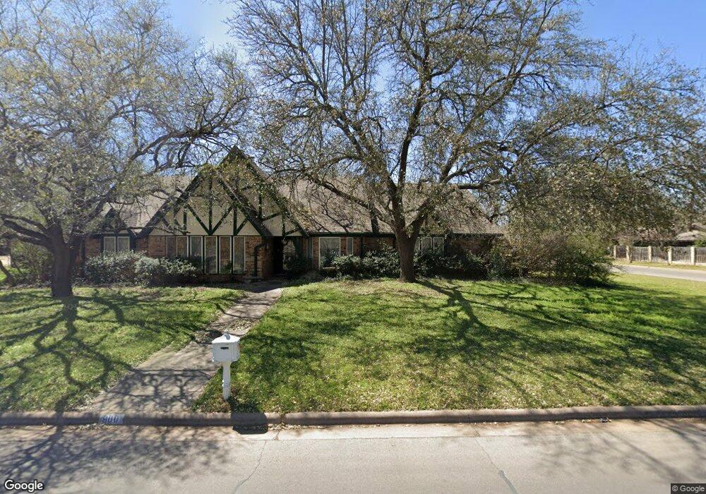 900 Berkley Dr, Cleburne, TX 76033 - photo 1