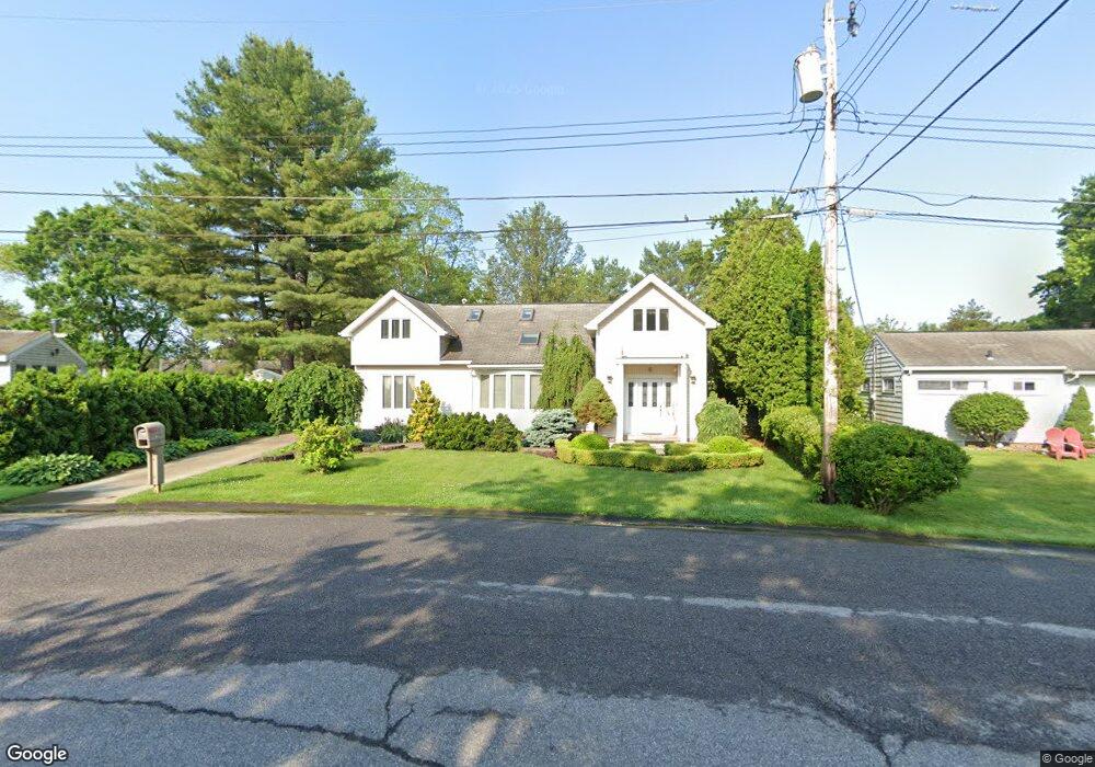 6 Quaker Dr, Schenectady, NY 12309 - photo 1