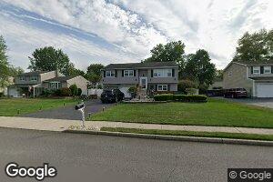 8 Matthew Ave, Kendall Park, NJ 08824