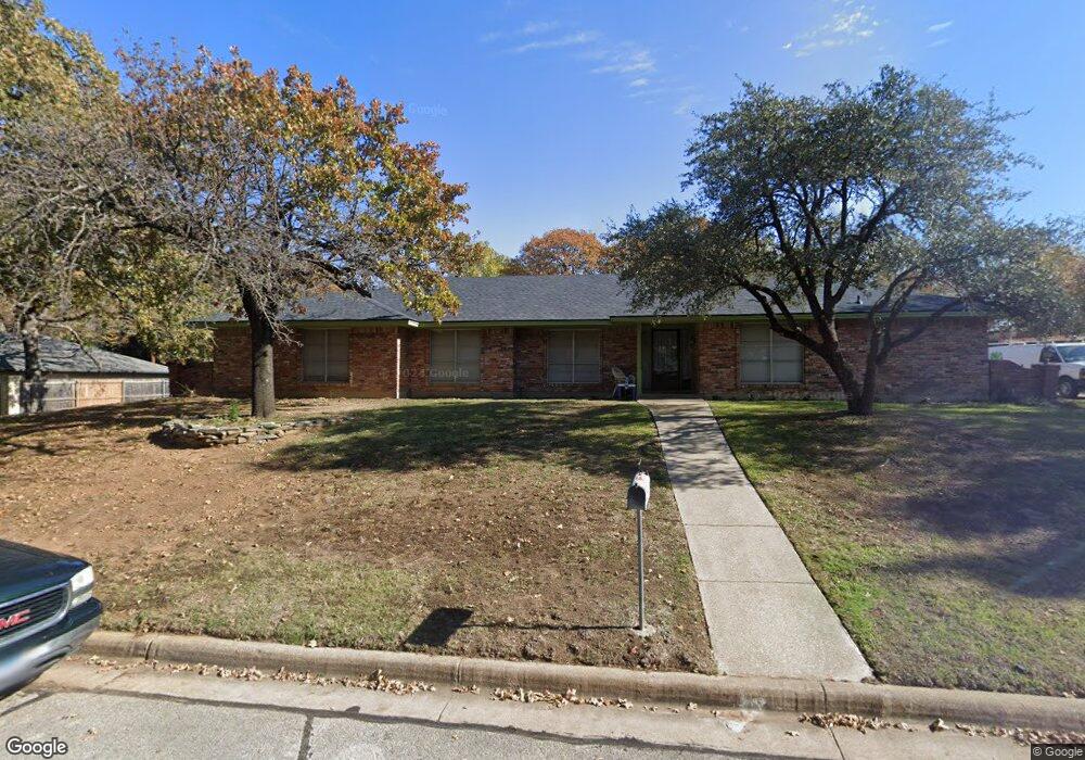 916 Overhill Dr, Bedford, TX 76022 - photo 1