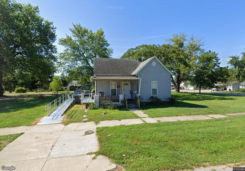 1028 Buchanan St, Moberly, MO 65270 - photo 1