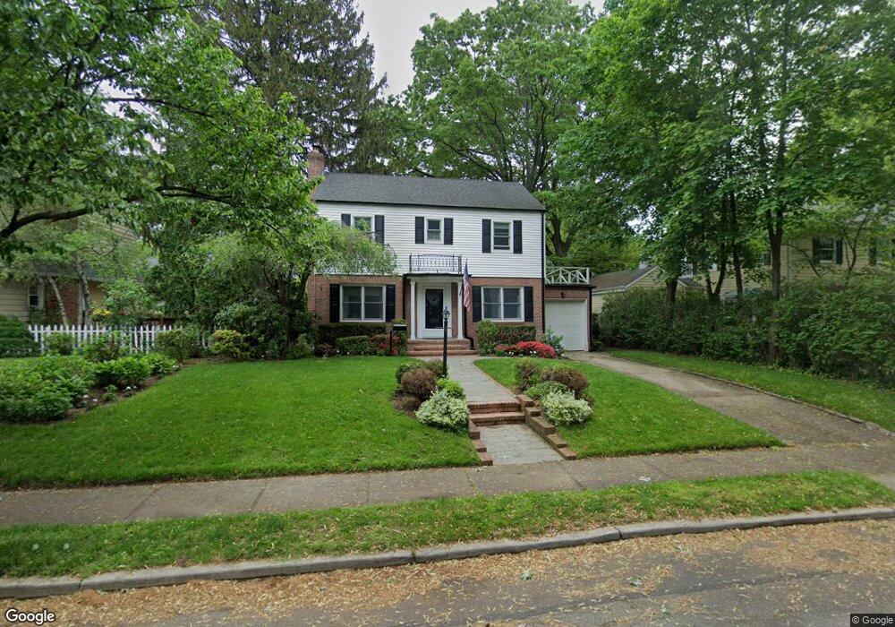 9 Kilburn Rd, Garden City, NY 11530 - photo 1