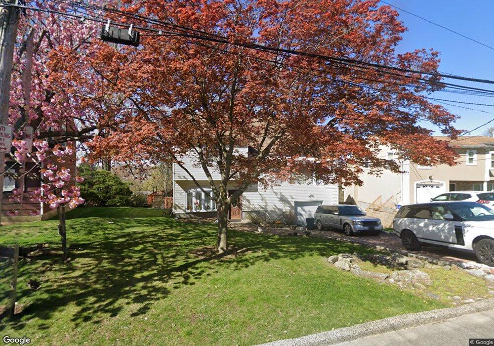 7 Linda Ln, Yonkers, NY 10710 - photo 1