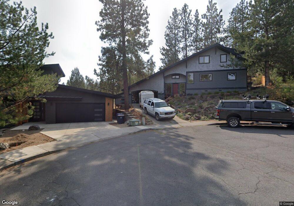 530 NW Lindsay Ct, Bend, OR 97701 - photo 1