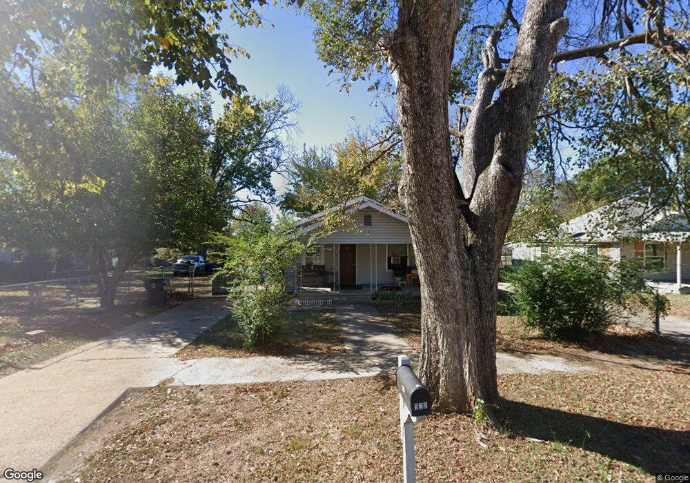 920 N Bryan St, Okmulgee, OK 74447 - photo 1