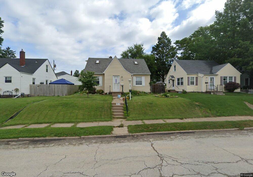 1518 E Pleasant St, Davenport, IA 52803 - photo 1
