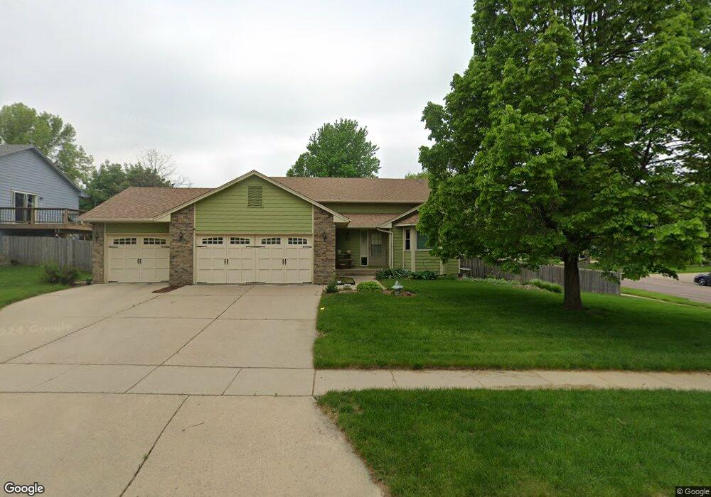 2001 S Hillview Rd, Sioux Falls, SD 57110 - photo 1