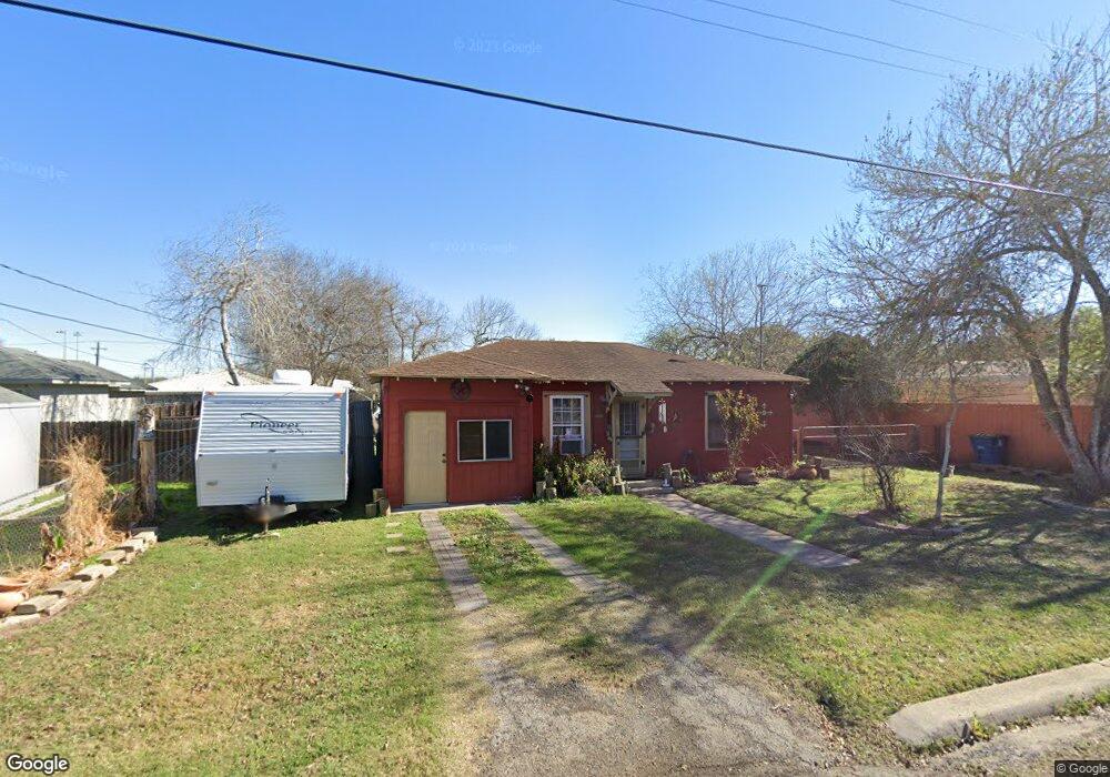 1506 N Buchanan St, Beeville, TX 78102 - photo 1