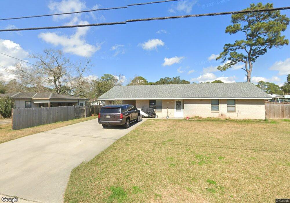 112 N Richelieu Cir, New Iberia, LA 70560 - photo 1