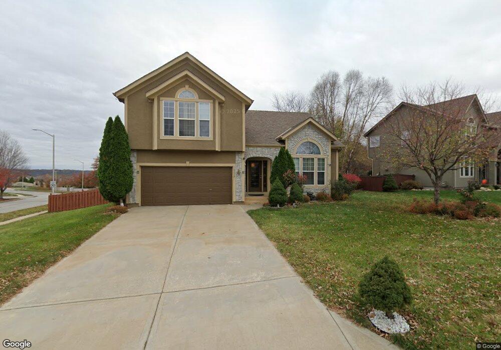 5905 Lone Elm Rd, Shawnee, KS 66218 - photo 1