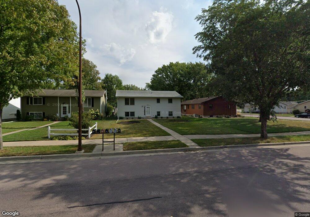 904 N Garden St unit Furnished Upper Apar, New Ulm, MN 56073 - photo 1