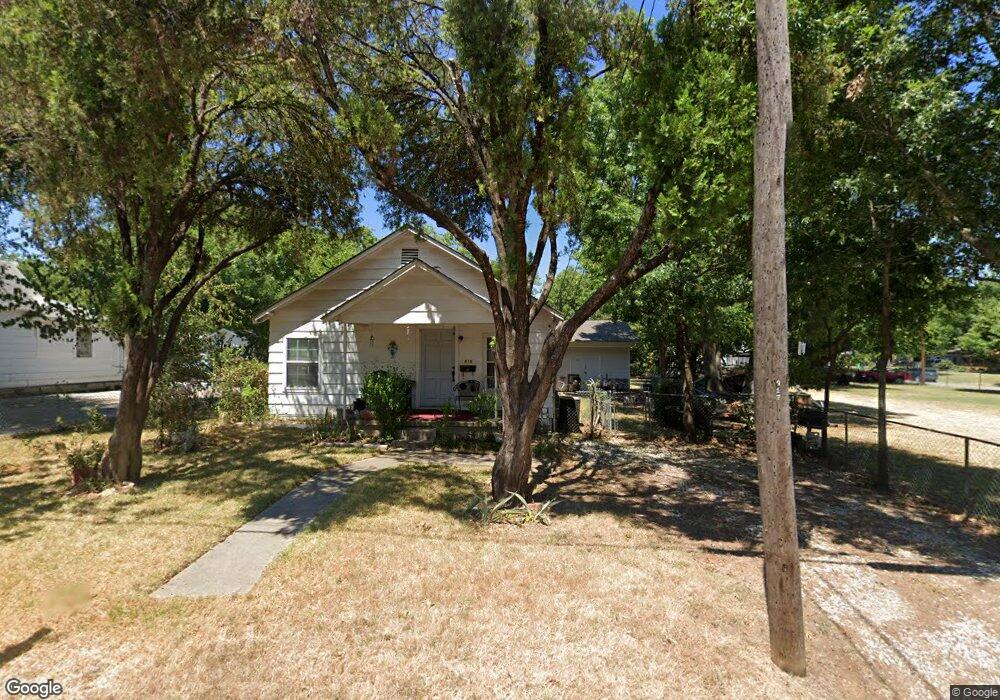 915 N Morris St, Gainesville, TX 76240 - photo 1
