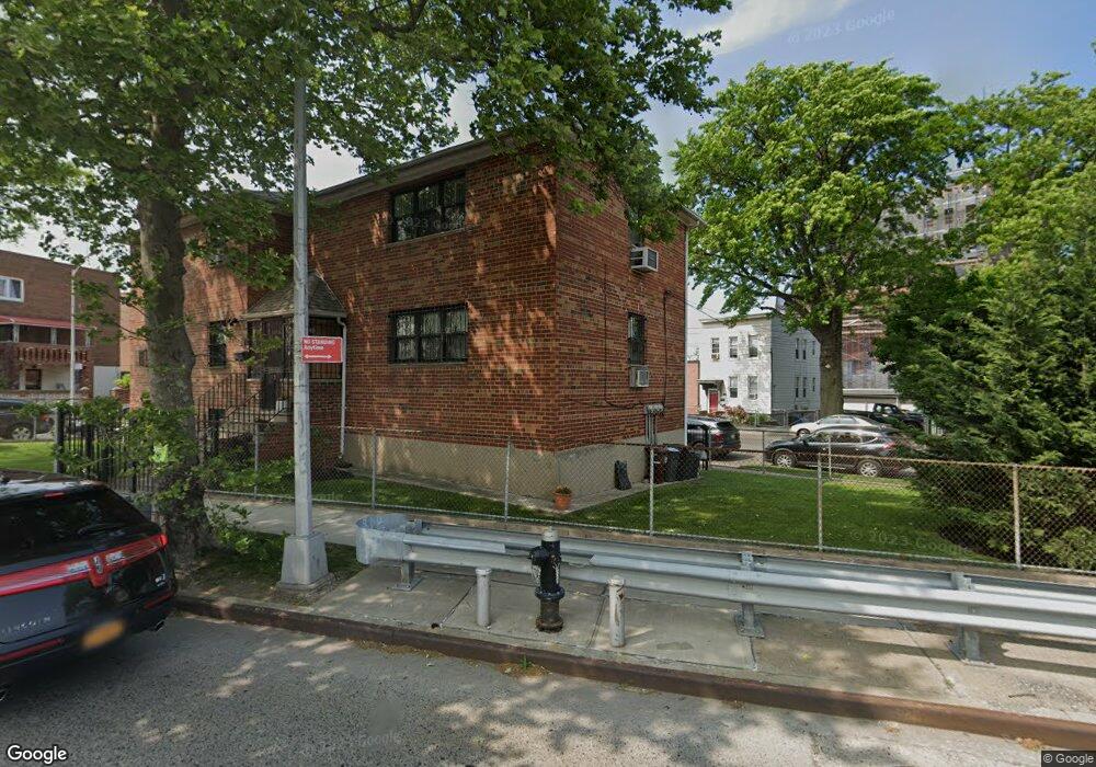 4505 Astoria Blvd, Astoria, NY 11105 - photo 1