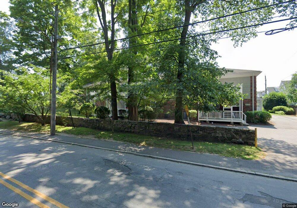 383 Unquowa Rd, Fairfield, CT 06824 - photo 1