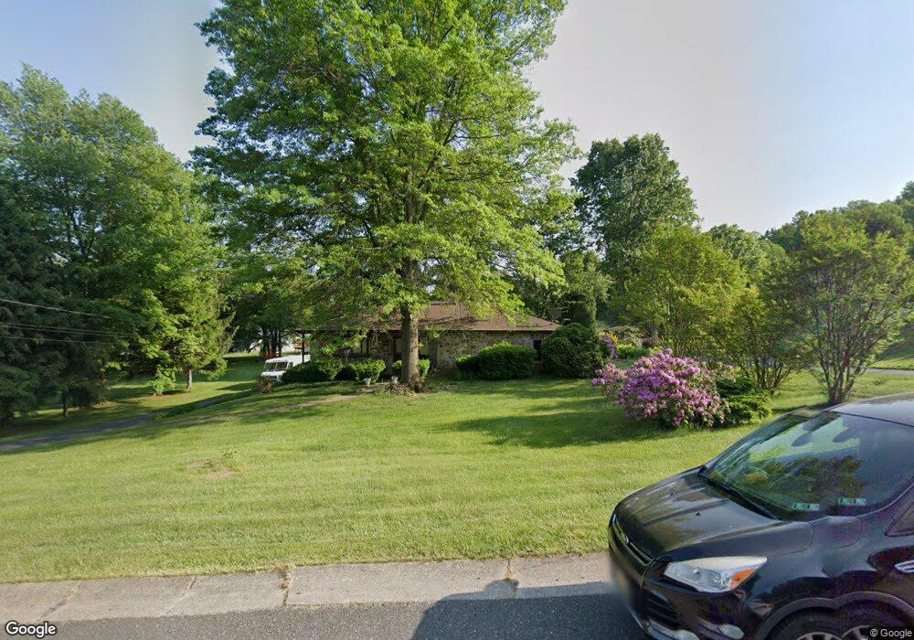 572 Roberta Dr, Pottstown, PA 19465 - photo 1