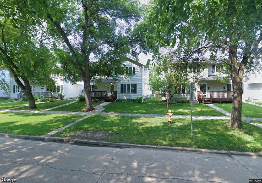 1118 S 12th St, Grand Forks, ND 58201 - photo 1