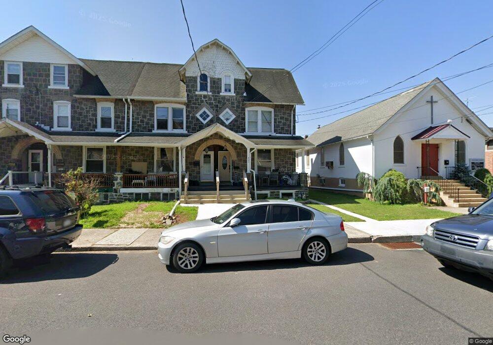 422 Juniper St, Quakertown, PA 18951 - photo 1