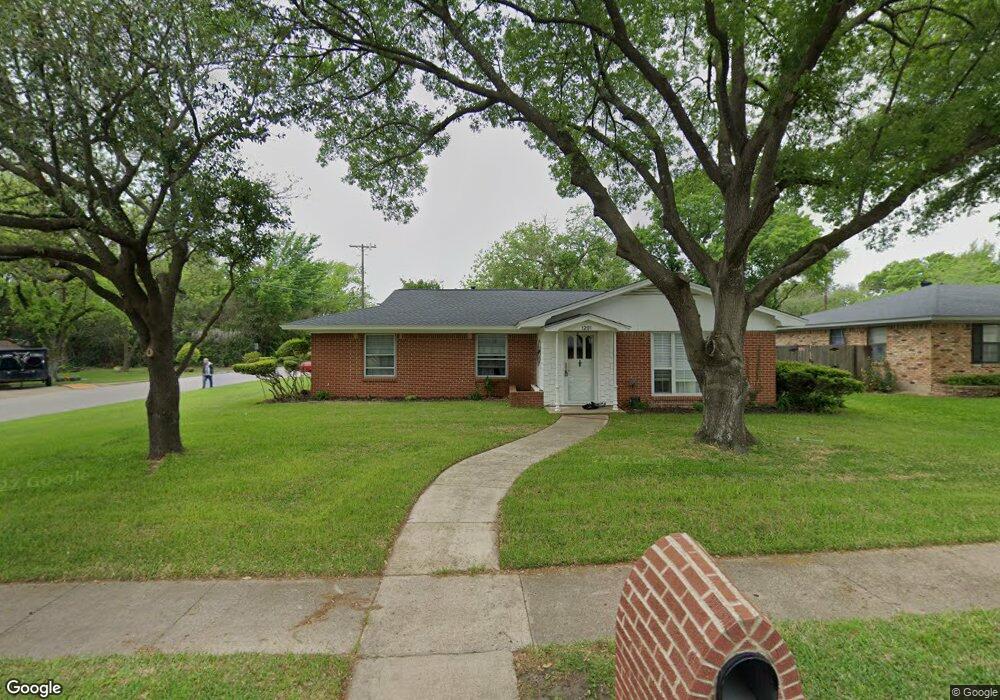 1201 Sunset Dr, Ennis, TX 75119 - photo 1