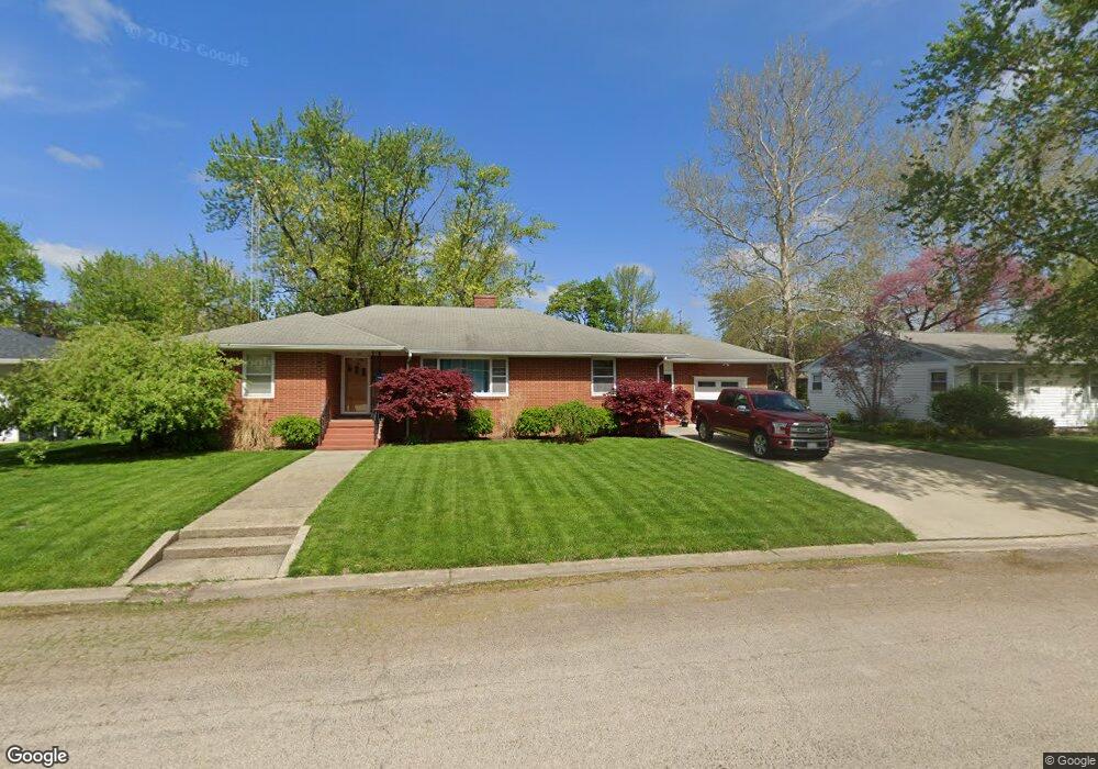 200 Southgate St, Lincoln, IL 62656 - photo 1