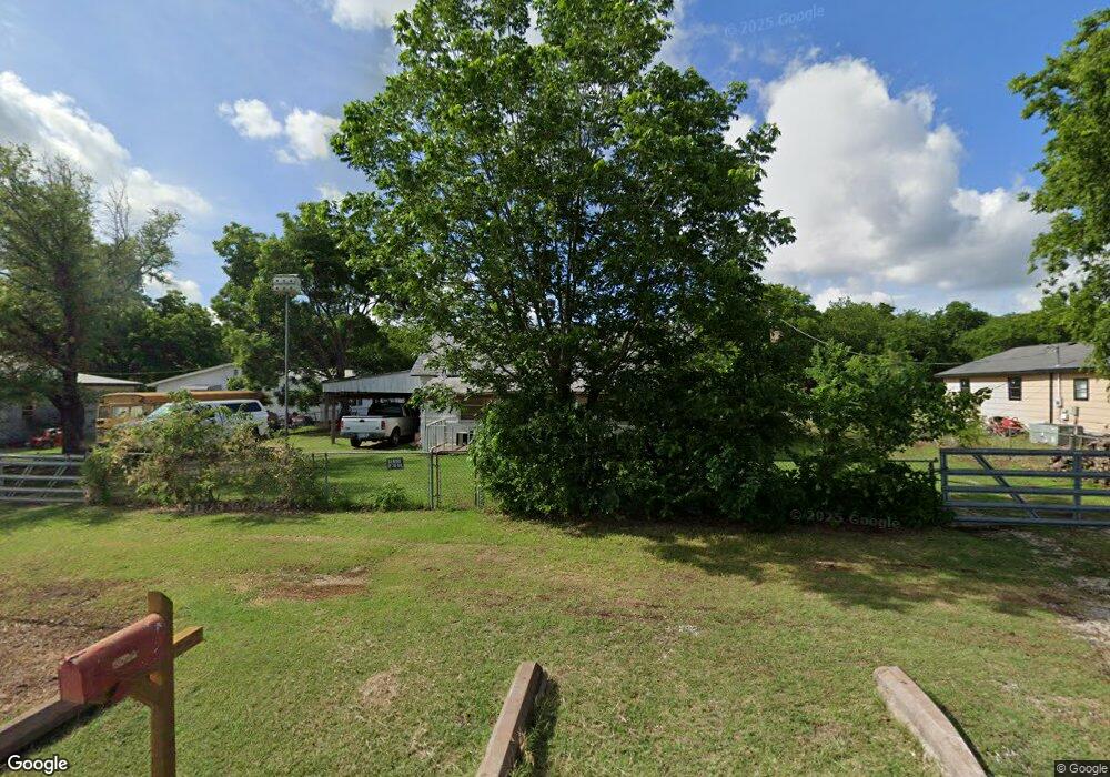 1423 2nd Ave NE, Ardmore, OK 73401 - photo 1