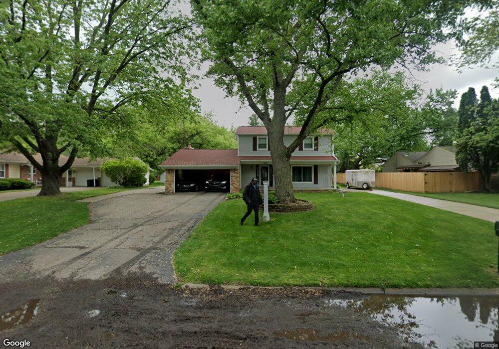 2330 Pineview Ct, Flushing, MI 48433 - photo 1