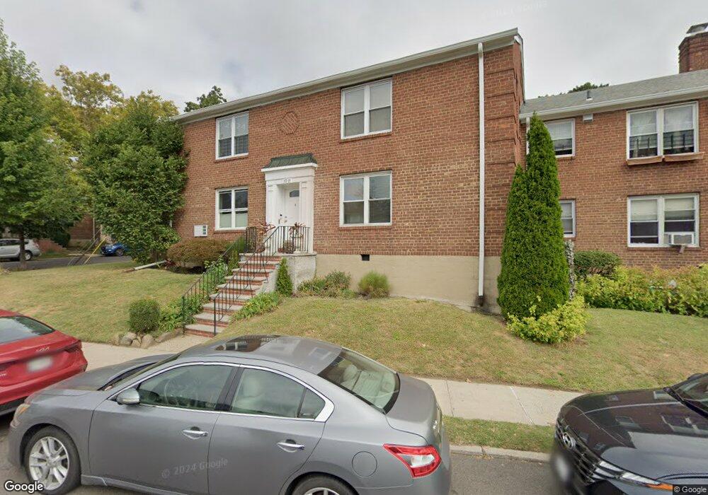 172-5 Crocheron Ave unit 1D, Flushing, NY 11358 - photo 1