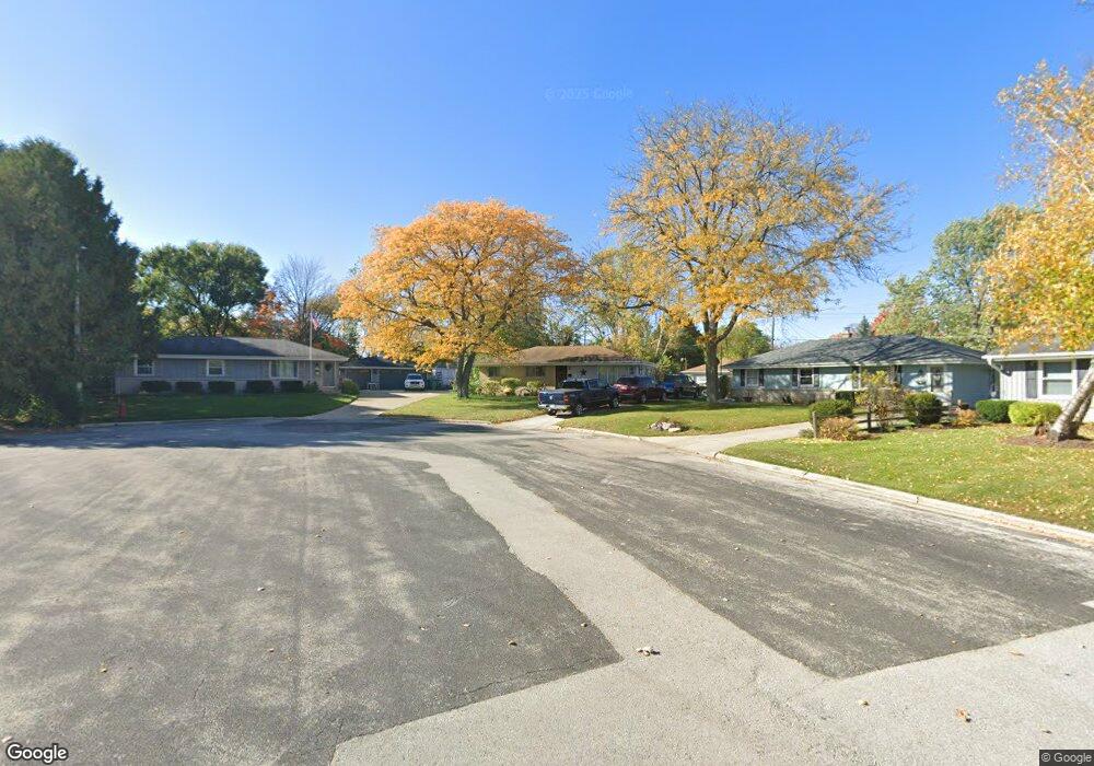 N91W16936 Laurel Ln, Menomonee Falls, WI 53051 - photo 1