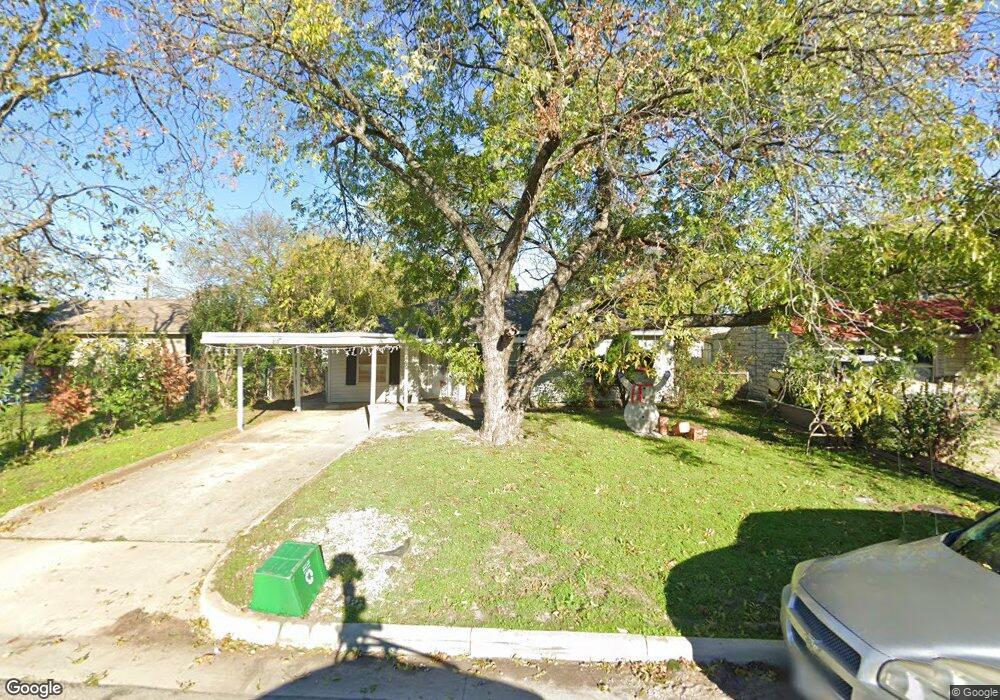 810 SW Dallas St, Grand Prairie, TX 75051 - photo 1