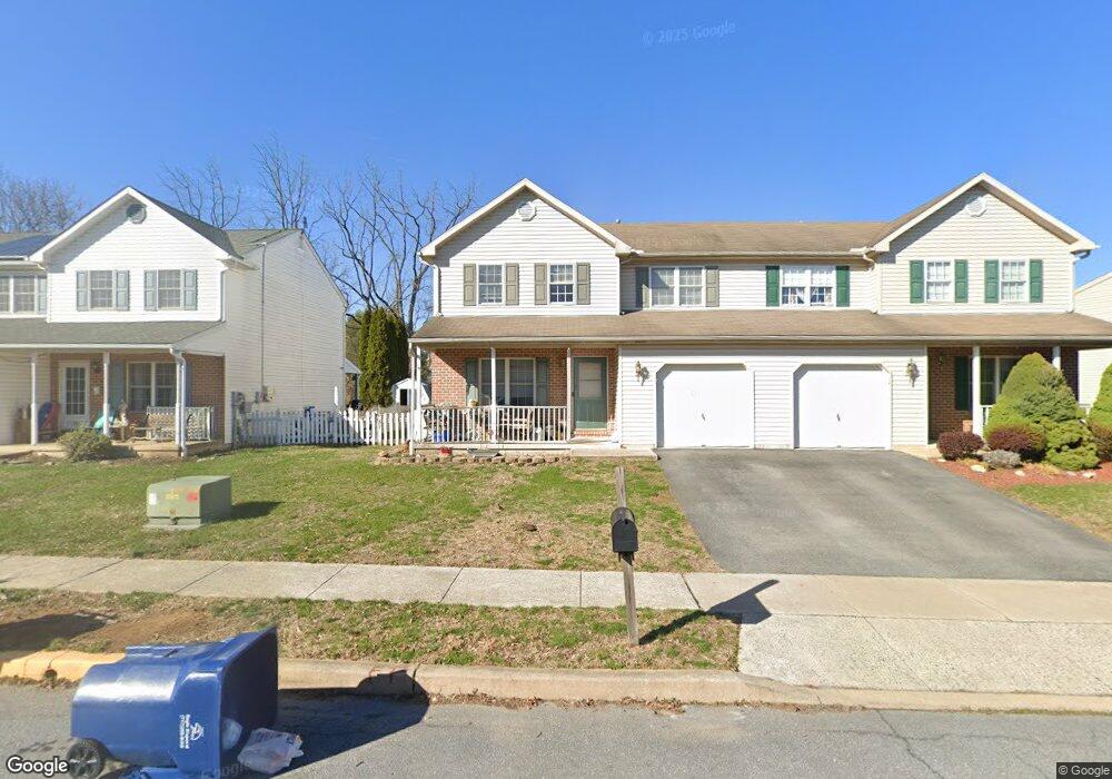 118 Bainbridge Cir, Reading, PA 19608 - photo 1