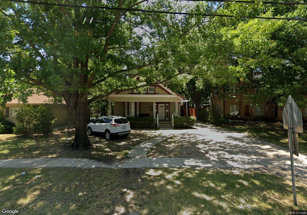 1005 S Lindsay St, Gainesville, TX 76240 - photo 1