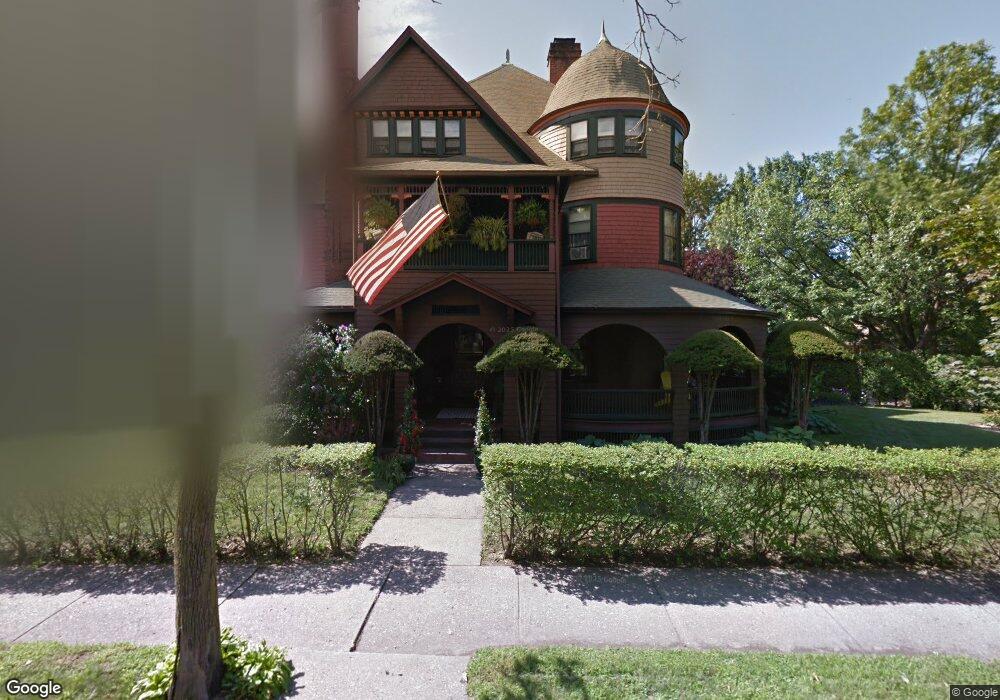 1176 Worthington St, Springfield, MA 01109 - photo 1