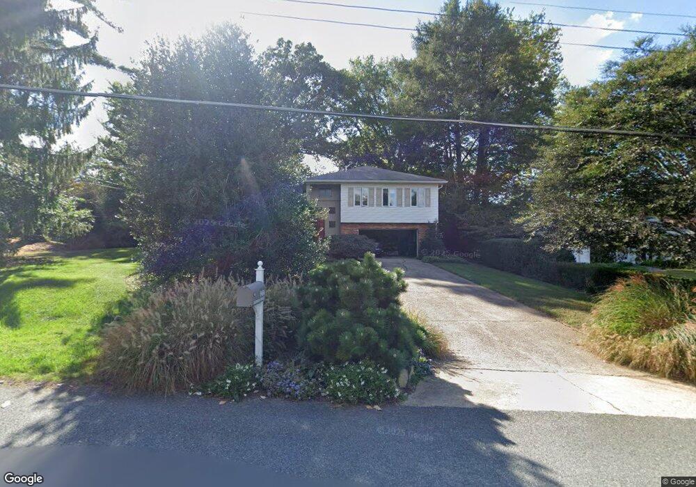 9404 Seddon Rd, Bethesda, MD 20817 - photo 1