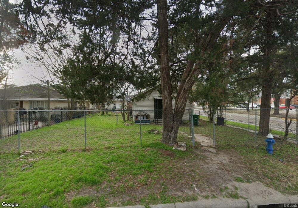 4721 Billingsley St, Houston, TX 77009 - photo 1