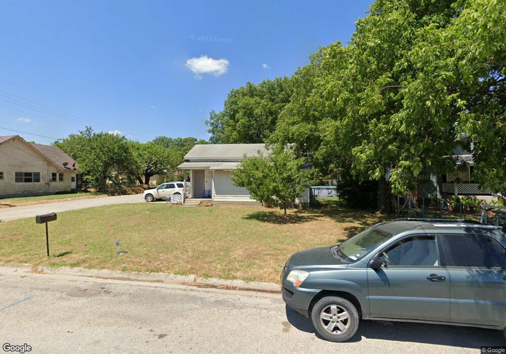 1401 N Commerce St, Gainesville, TX 76240 - photo 1