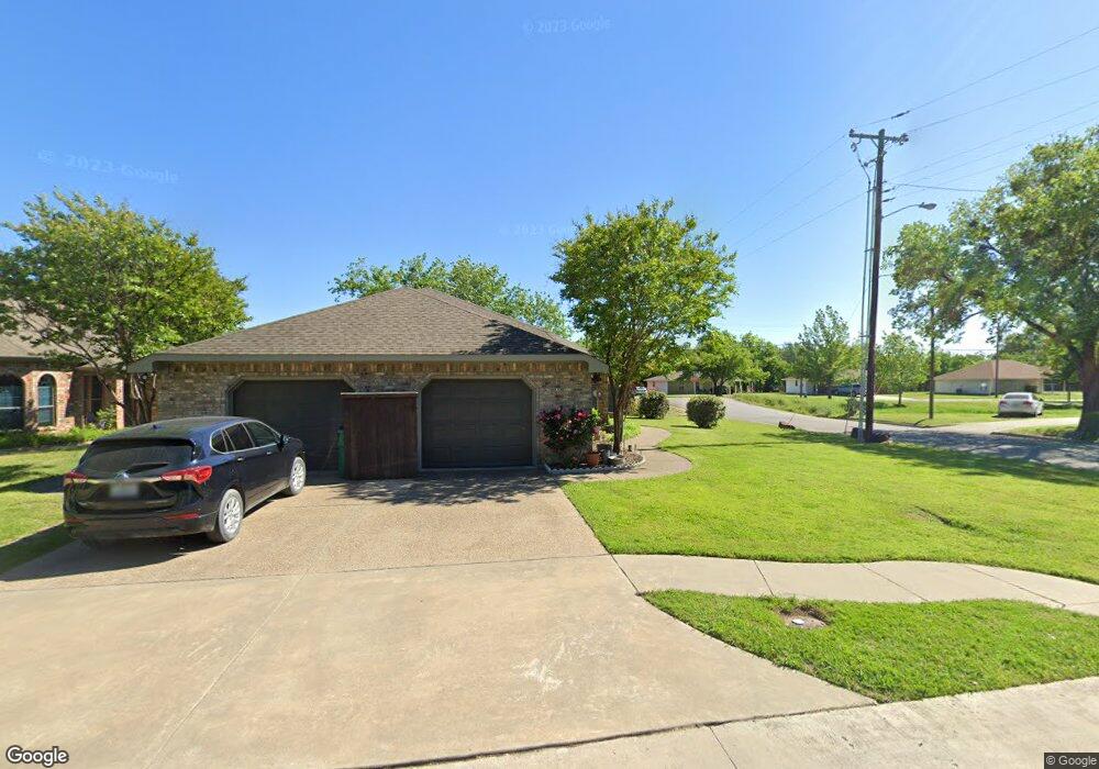 1600 Diamond Cir, Gainesville, TX 76240 - photo 1