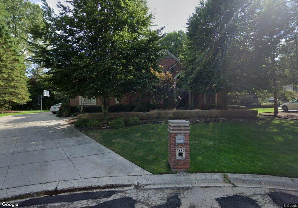 7382 Sandy Creek Ln, Bloomfield Hills, MI 48301 - photo 1