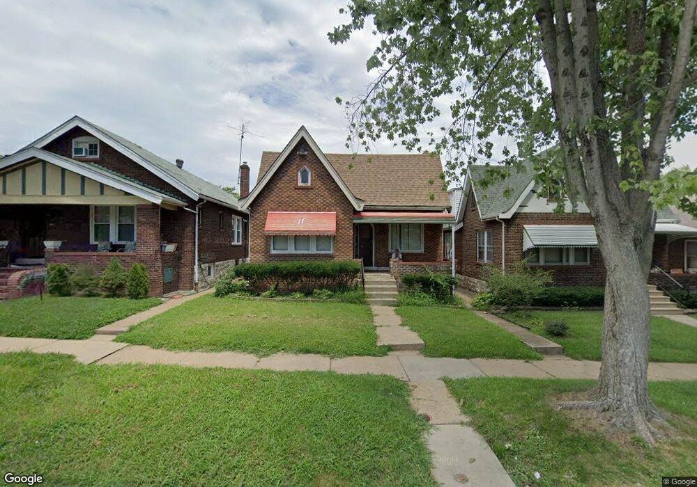 4719 Penrose St, Saint Louis, MO 63115 - photo 1
