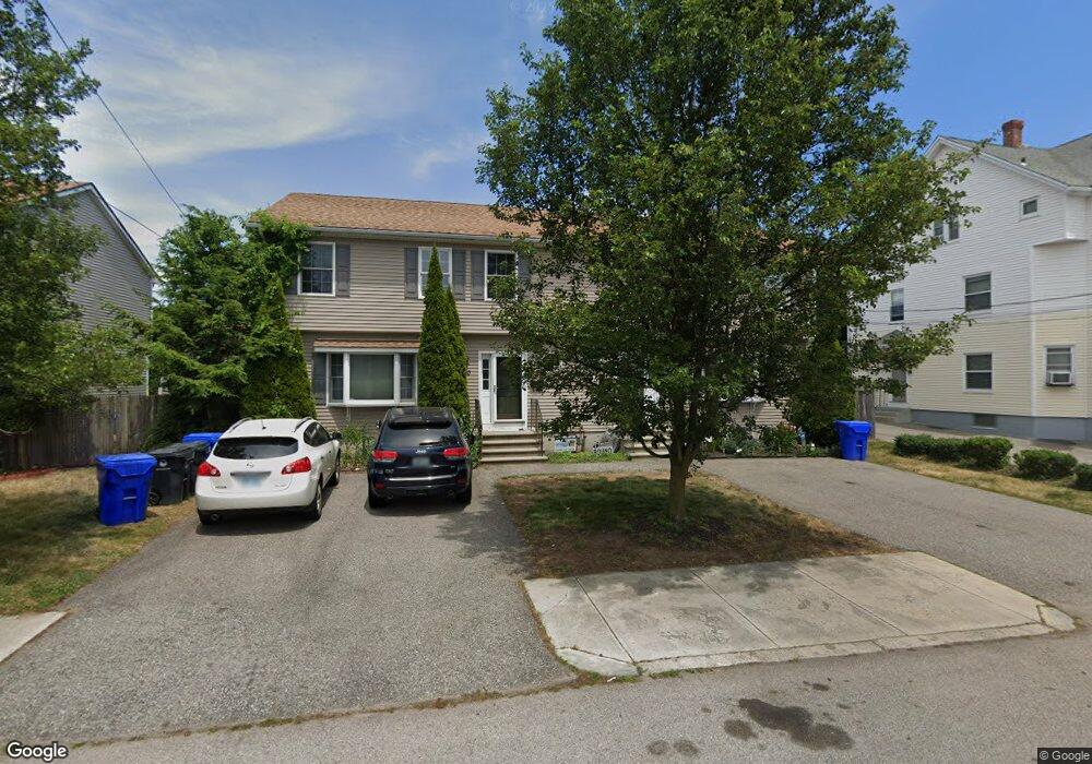 110 Hunts Ave, Pawtucket, RI 02861 - photo 1